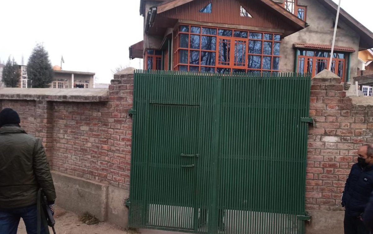 GulistanNewsTV's tweet image. Counter Intelligence Kashmir (CIK) on Tuesday conducted predawn raids at multiple locations across the Kashmir Valley as part of an ongoing investigation into terror-related activities.
#Breaking #CIK #JKPolice #Kashmir #TerrorCase #SecurityOperations