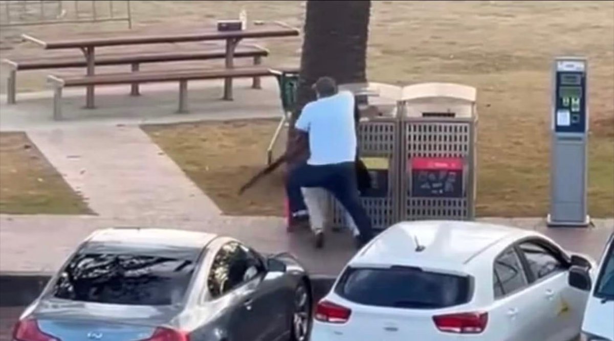 WarFrontIntel's tweet image. 'I am going to die, tell my family I wanted to save people'

Those were Ahmed Al-Ahmed's last words before he went in to stop the shooter, without one selfish thought or consideration.

What an absolute HERO!

A role model.

A MUSLIM!🫡🇦🇺