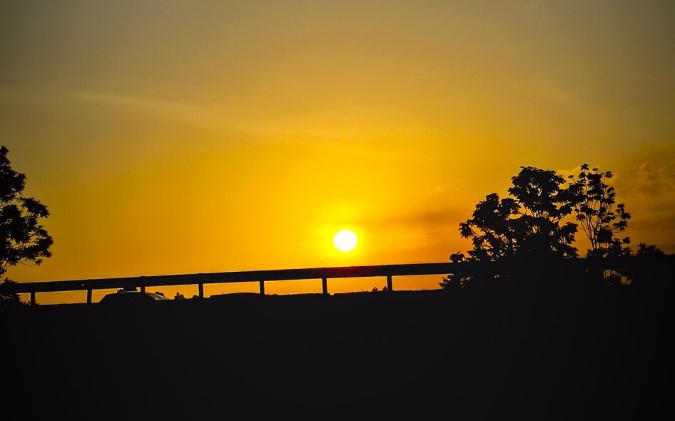 Usijiaminishe kwa yeyote yule kutokana na upole wake hadi  utakapo muona kwenye mambo matatu, Utakapo patwa na tatzo, Atakapo pata kipato, Utakapotokea ugomvi  baina yenu.

 Good morning +255🇹🇿