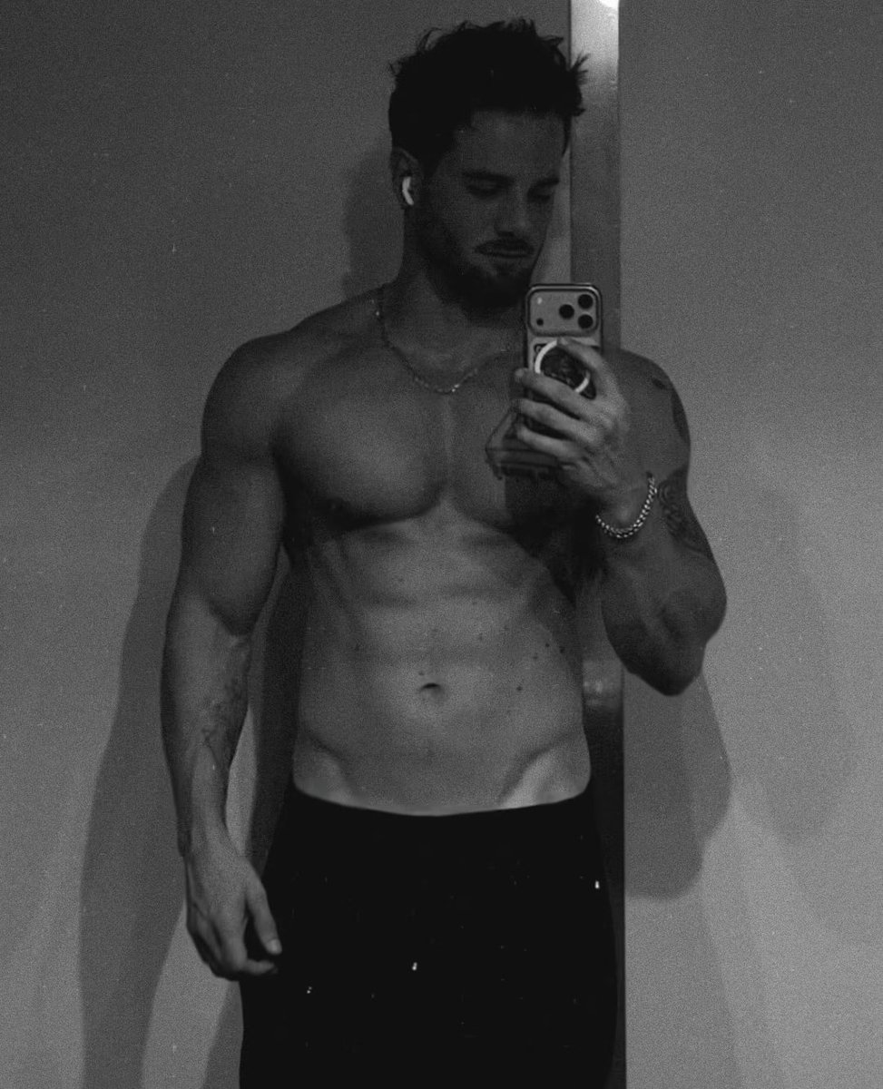 socramatico's tweet image. Y ahora... un poema @Tomidiazcueto 🫠