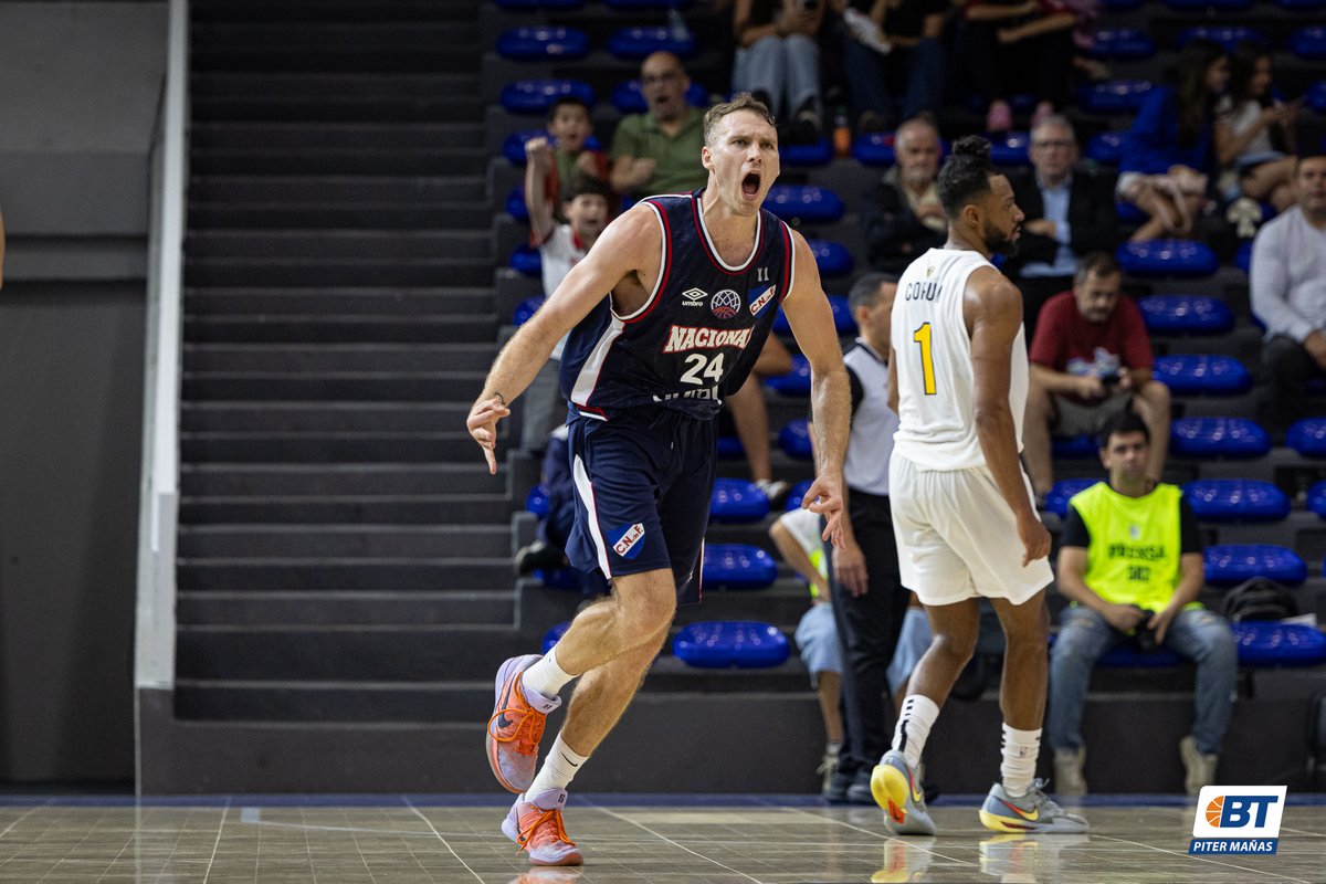 #BCLAxBT I ESTE SUEÑO NO PARA POR OBRAS

Tras haber conseguido un triunfazo ante Flamengo, Nacional volvió a pisar fuerte en Paysandú y derrotó en un chivo partido a Obras para seguir como líder de su grupo en la Basketball Champions League Américas.

📝 <a href="/ramos_fede/">Fede Ramos</a> 
📸 Piter