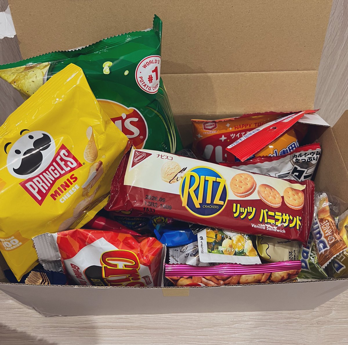 るりん•*¨*10月1日まで!!ありがとうございます!!お菓子飲料詰め合せ どなたですか！私にお菓子を送ってくれた方は！感謝しかありません