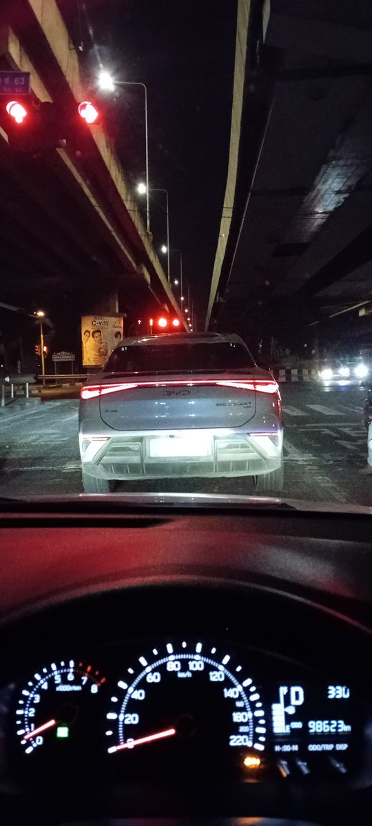 วันๆ เจอแต่รถ กับถนน. เมื่อไหร่จะเจอรักแท้บ้างวะ 555