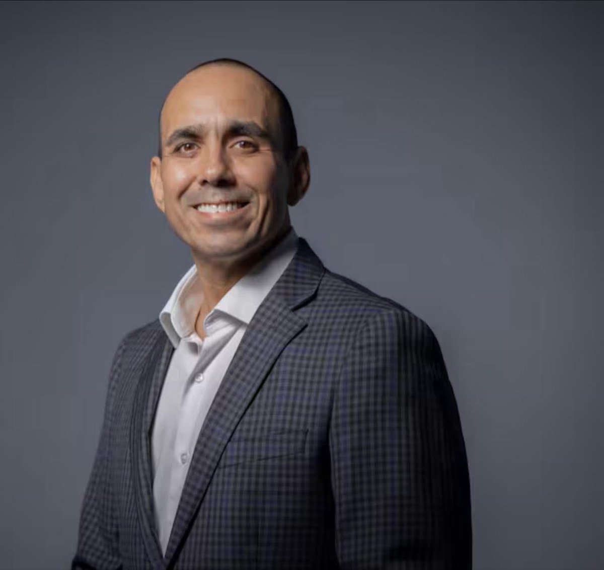 Descanse en paz, Alex Delgado.
De mis primeros jefes y quien confió en mí cuando daba mis primero...