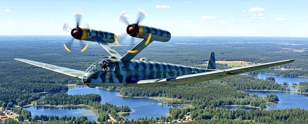 TRUFAULT's tweet image. BMW Quick Bomber Project II (casi bombardero), fue un interesante y extravagante bombardero que debería de haber alcanzado una velocidad de 870 km/h, gracias a los 2️⃣ motores de reacción de turbina-aire PTL, (turbohélice) de 6,750CV cada uno.
 🇩🇪
#Luftwaffe1946 #bomber #prototype