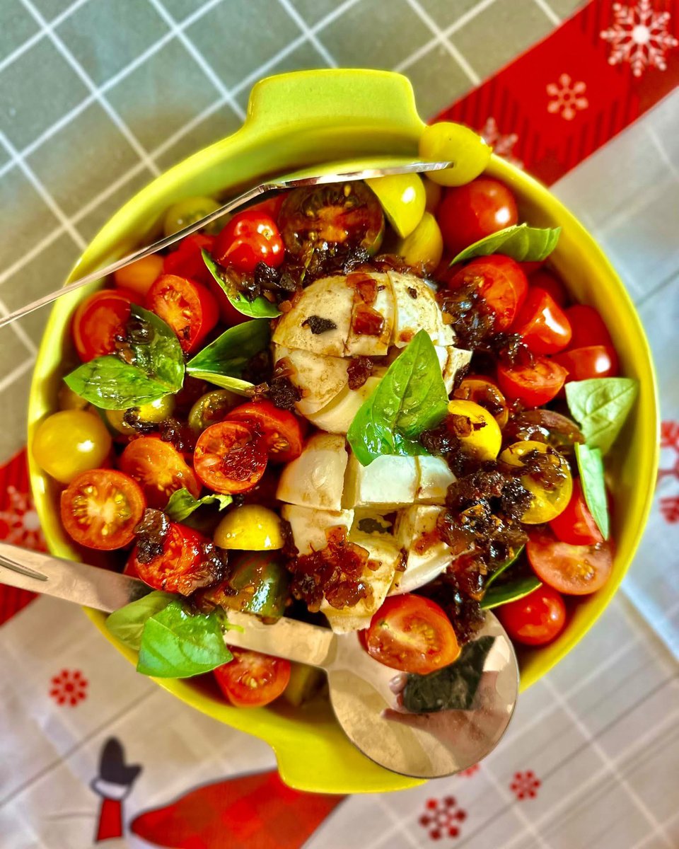 LaurasWorldza's tweet image. Happy Reconciliation Day, South Africa!

instagram.com/p/DSUNj_GEavX/…

Today, we're reminded of our commitment to reconciling our country, encouraging unity, and in the spirit of that unity, we're hosting a small celebration at home today..

#LaurasWorld #EarthsEssence #Rooibos