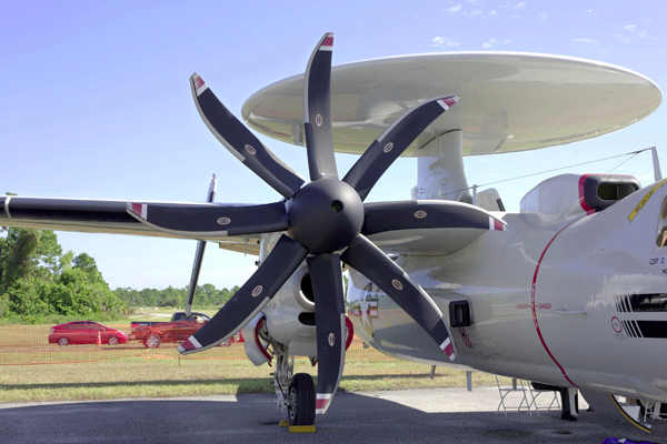 uchujin17's tweet image. 海軍のE-2D早期警戒機のプロペラはCollins Aerospace Advanced NP2000と呼ばれ、旧ハミルトンスタンダード系最後の製品です。Collinsが今後も新型プロペラ開発に投資するのか不明瞭です。(いつまた切り売りされるやら)
rtx.com/collinsaerospa…