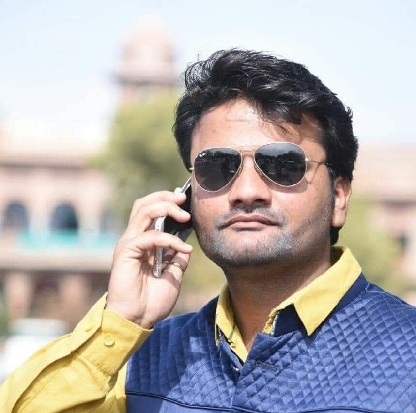 mahenderINC's tweet photo. #बीकानेर में, #ETV_भारत संभाग प्रभारी लोकतंत्र के चौथे स्तंभ पत्रकारिता के सशक्त प्रहरी, हरदिल अज़ीज़, निर्भीक, निष्पक्ष व निडर पत्रकार #श्री @nrarvind जी को जन्मदिन की हार्दिक बधाई एवं अनंत शुभकामनाएँ,🌹🎂
सच के लिए आपकी कलम और जनहित के लिए आपकी आवाज़ हमेशा मजबूती से खड़ी रही है https://t.co/7RJZtlMVA2