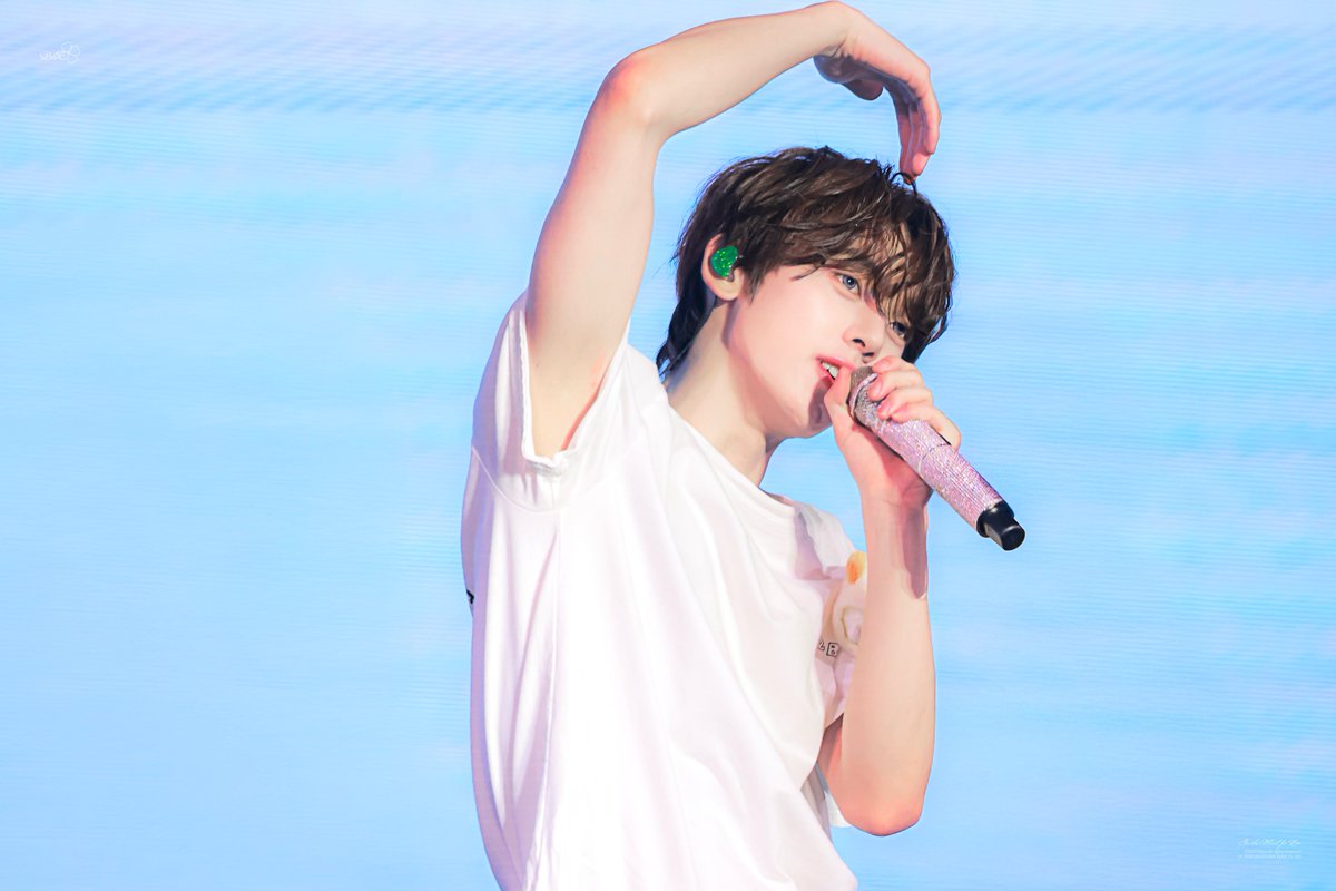 𝘣𝘭𝘶𝘶 tweet media