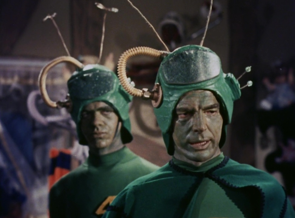 Tänään tiistaina Helsingin WHS Teatteri Unionissa klo 18.00 paljastetaan, minkämoisia olioita Mars-planeetan pinnalla tai sen alla asustaa. Tähän tarjoaa vastauksen kaikkien aikojen jouluelokuvien terävimpään kärkikastiin asemoituva SANTA CLAUS CONQUERS THE MARTIANS.