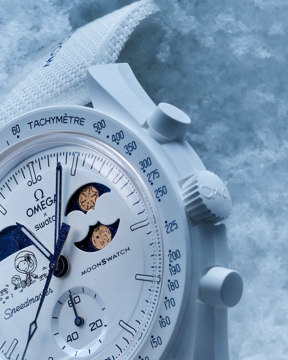 Hurray! It's snowing in Switzerland! Which means you’ll find MISSION TO EARTHPHASE – MOONSHINE GOLD Cold Moon in every Swatch store featuring the Bioceramic MoonSwatch Collection!
#MoonSwatch #OMEGAxSwatch #Swatch swat.ch/4pFr879
