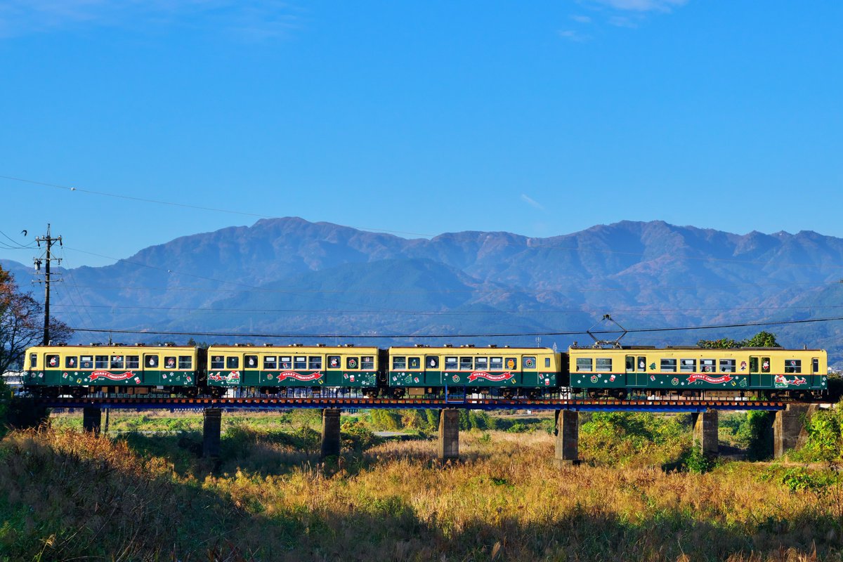 renren622000's tweet photo. 2025/11/24 三岐鉄道 北勢線
楚原-麻生田
せっかく車で関西まで来ているのに
能勢電1700は稼働せず
北勢ナローのK77クリスマストレイン🎄狙いへ
昼間は動かずまともに撮れたのは
朝の一本だけ
それでも久々のナローはのんびりで良い☺️
#三岐鉄道 #北勢 #ナロー #K77 #楚原 #麻生田 https://t.co/kG52c6Eyo7