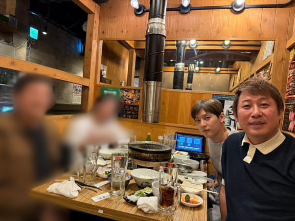 tsurucho_esaka's tweet photo. 韓国の大人気アイドルグループ
「BTOB」のミニョクさんが、
ご家族・関係者の方と鶴兆江坂店へ
お越しくださいました‼️

写真撮影、SNS投稿まで快くご了承くださいました。
ありがとうございます✨

詳細は公式インスタグラムにて↓
https://t.co/xGmDp1gxiL https://t.co/ooMbrx0oST