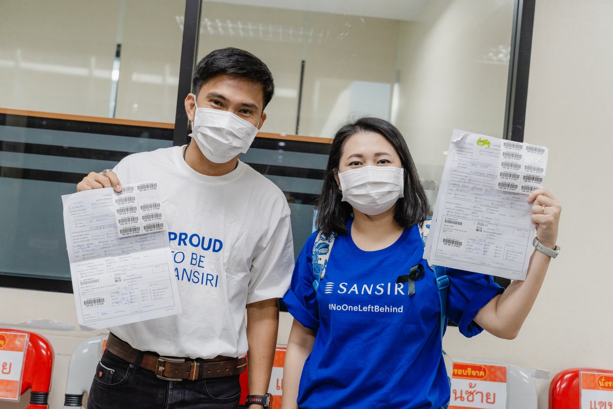 ภาพบรรยากาศพนักงานแสนสิริและบริษัทในเครือฯ ร่วมมือร่วมใจกันบริจาคนโลหิตสำรอง ณ สภากาดไทย ในช่วงเวลาที่หลายพื้นที่ต้องการการสนับสนุน เพื่อช่วยเหลือทหารด่านหน้าและพี่น้องที่ได้รับผลกระทบจากเหตุการณ์ความไม่สงบบริเวณชายแดน