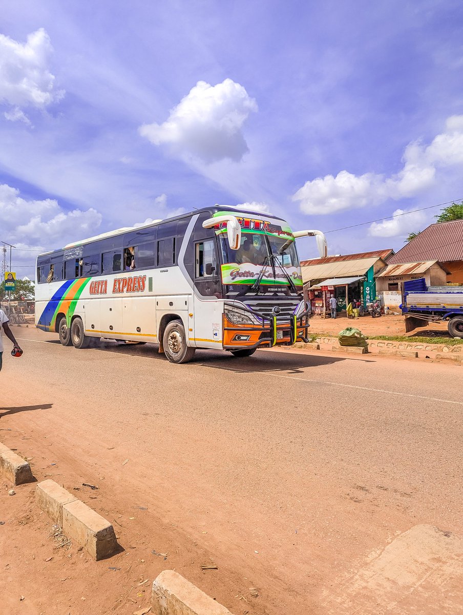 climberJet's tweet photo. 📍Runzewe

@TBoundBuses chuma imenipita kama imeibiwa hapa ipo masaa davo.

#Roho ni kubwa kuliko mwili.

#mega #climber #Chinesebus https://t.co/MscW5LZtBj