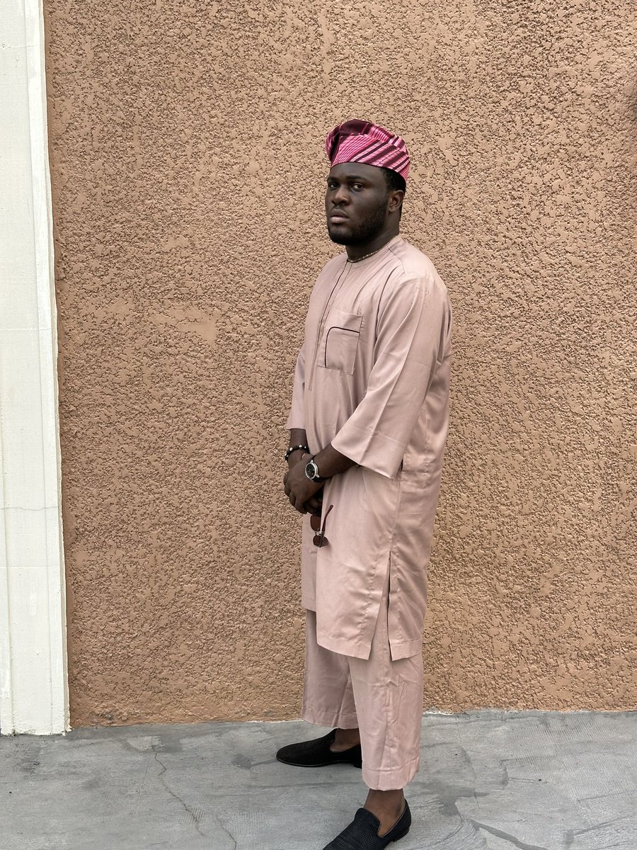 Toladimeji_'s tweet photo. 🆙 date! 🇳🇬 🥂 https://t.co/7giAFK4trK