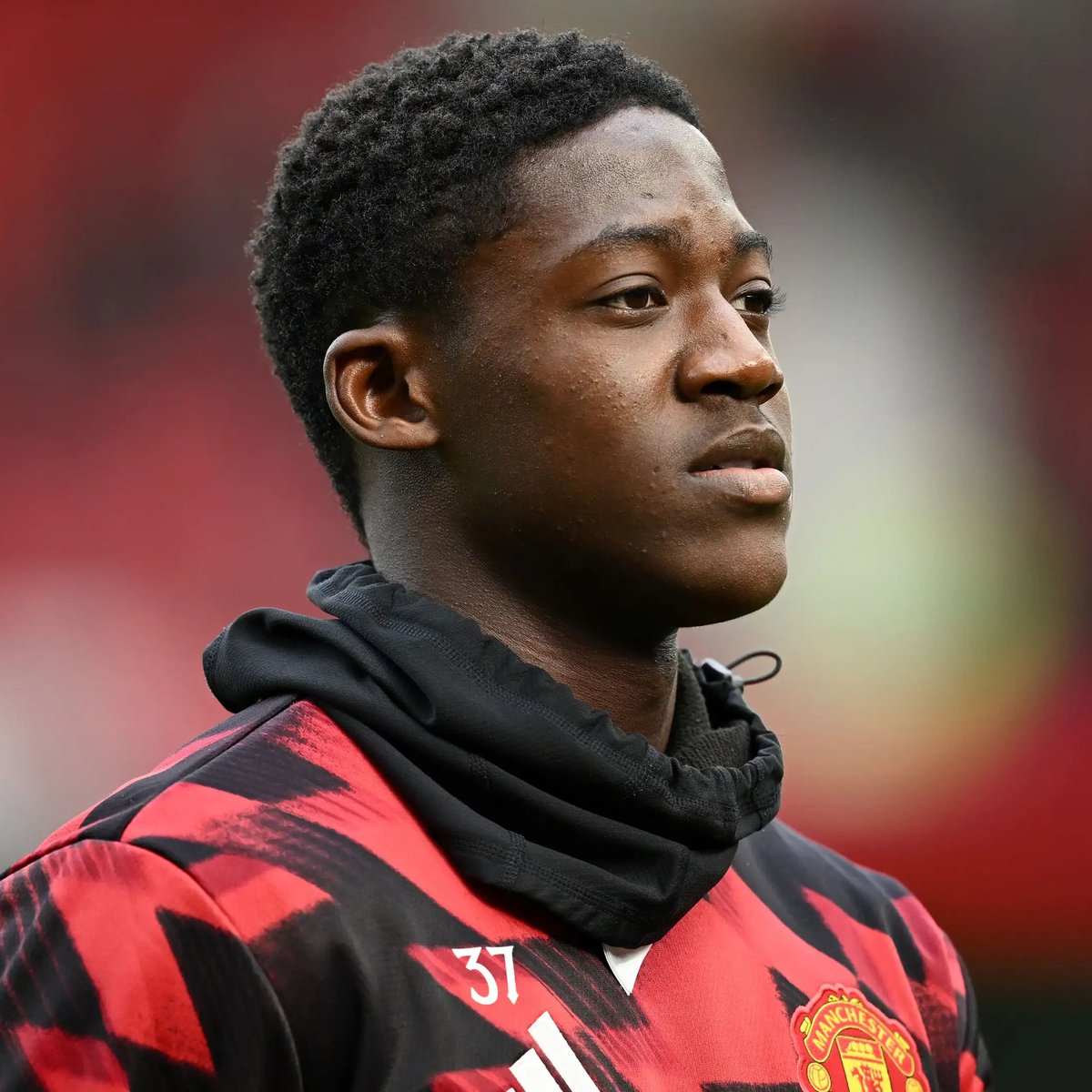 TouchlineX's tweet photo. 🚨 𝗝𝗨𝗦𝗧 𝗜𝗡: Manchester United officials will speak to Kobbie Mainoo regarding the social media post of his brother last night.

— @indykaila https://t.co/cSWDWLIht9