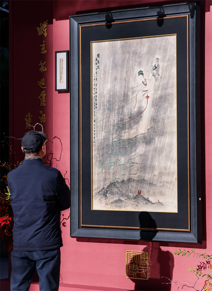 MuseumsChina's tweet image. What treasures await at the Poly Auction's major autumn sales? 😃 A preview exhibition provides the answer. 👇 From paintings and calligraphy scrolls to rare manuscripts, there's so much to explore. Which work catches your eye? 🤩
brnw.ch/21wYost

#PolyAuction #Preview