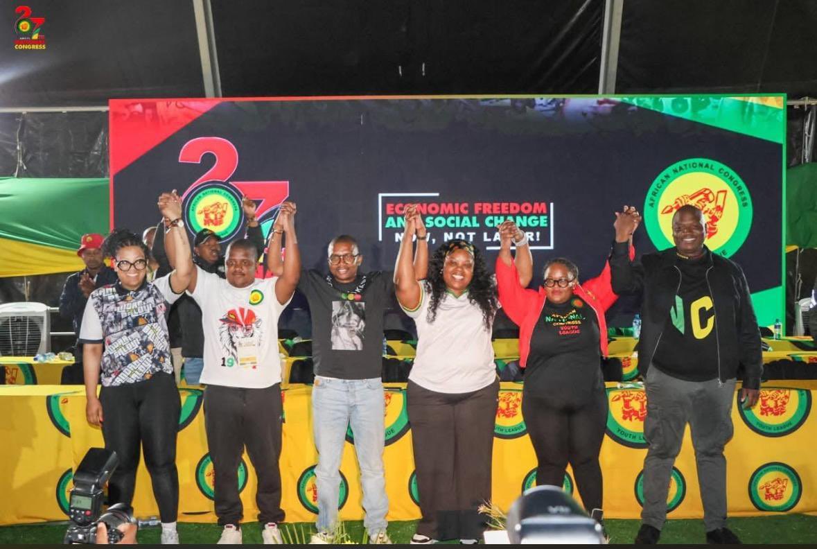 ANCYLhq's tweet photo. The newly elected National Officials of the ANC Youth League following the 27th National Congress.

President: Cde Collen Malatji
Deputy President: Cde Francisco Dyantyi
Secretary General: Cde Tsakani Tshivhiti
1st Deputy Secretary General: Cde Zama Khanyase
2nd Deputy Secretary General: Cde Venus Blennies
Treasurer General: Cde Jacob Tau

#ANCYL27thCongress