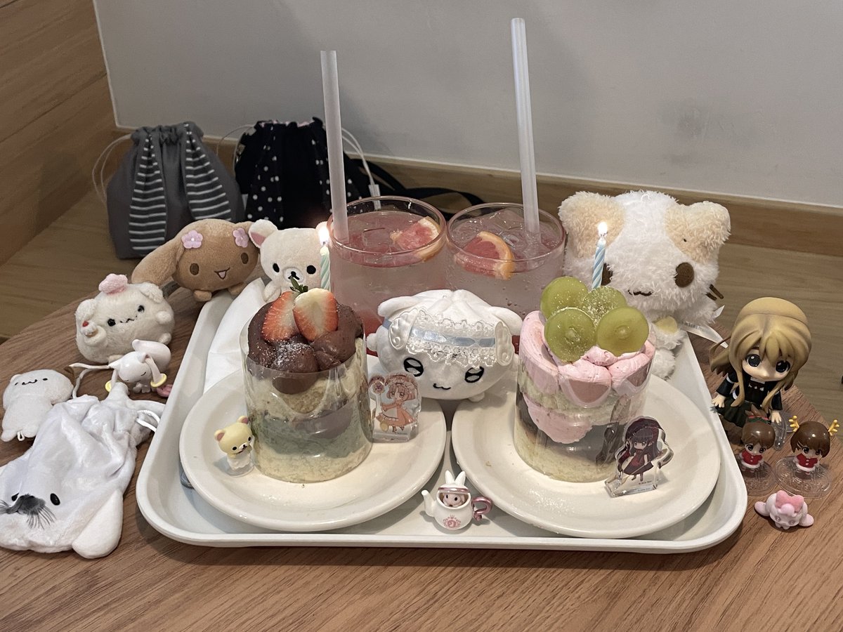 mugiidesu's tweet photo. 📍홍대 커피벌스데이
빵, 무스, 크림, 과일을 원하는 대로 선택해서 먹을 수 있는 곳🫰🏻고르면 바로바로 만들어주시는데 피스타치오 무스가 진짜 너뮤 맛있었어요… https://t.co/PtXWHJ2fCG