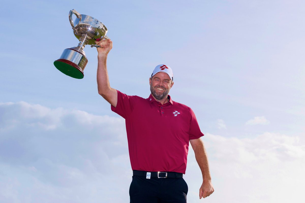 Ozziegolf tweet media