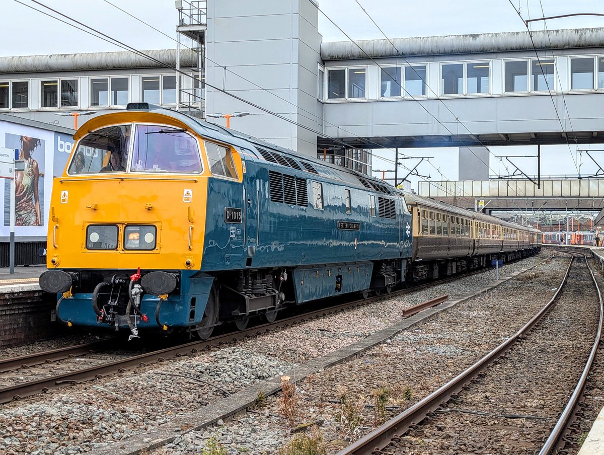 DownOnTheStour's tweet image. Year in Review 2025: July ✨

July kicked off with a Western at Wolves, 730/2s entering service, their displaced units showing up in Manchester, and the ELR diesel gala 🔥

#yearinreview #class52 #western #ELRdieselgala #class730 #desiro #class31 #ped