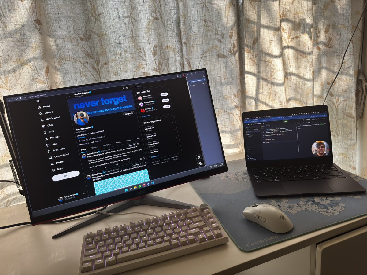Kartikcode's tweet image. I love my setup😍