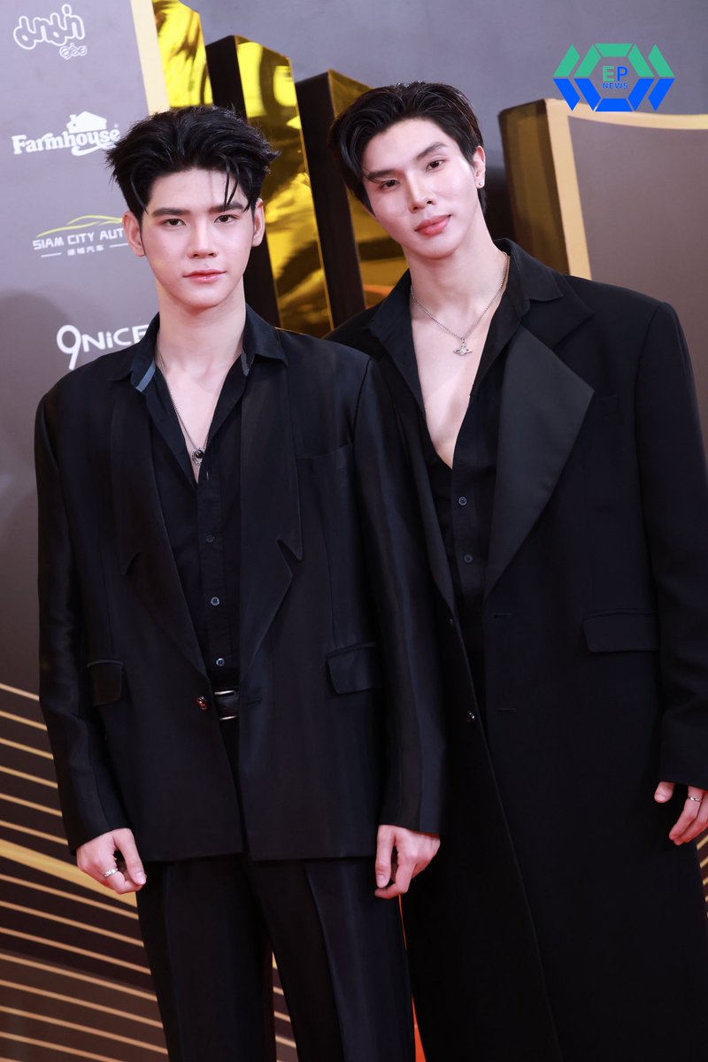 “หล่งลี - อาร์ม” ร่วมเดิน Red Carpet ในงาน “Thailand Headlines Person of the Year Awards 2025” 

#longarm #longlee #armchaiyapat
#PersonOfTheYearAwards2025 #ThailandHeadlines