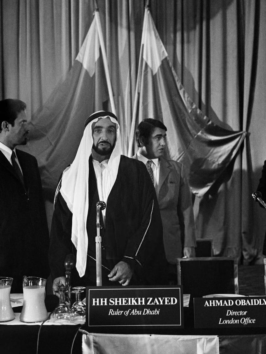 x_uae71's tweet image. زايد … السيرة العطرة في التاريخ 🤍