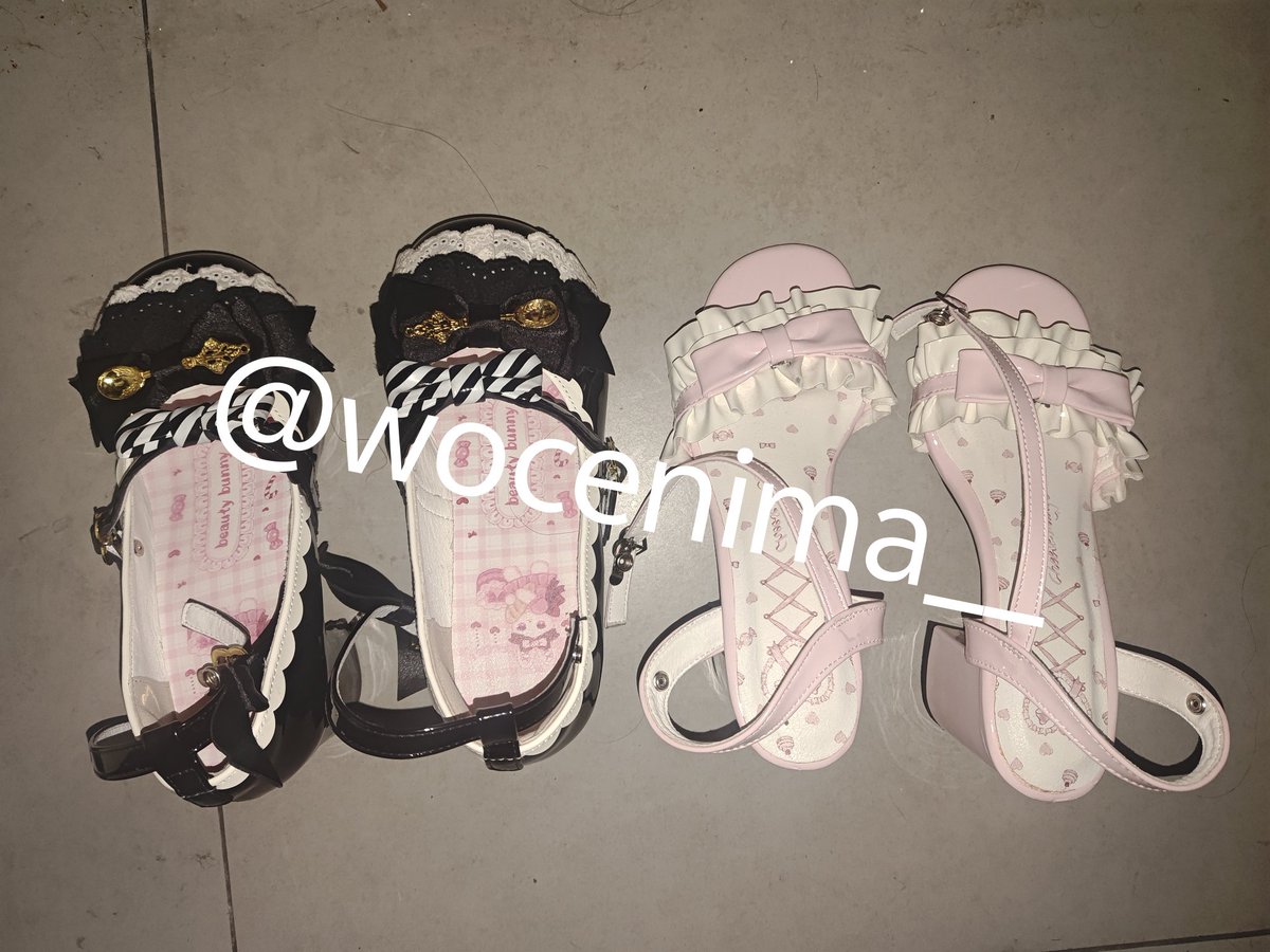 很可爱很萌的两个妹子  刚玩完放回去就听到她俩回来的动静  假装迎面碰到还看到了正脸  爽 （之前发过不小心删了） #扫楼 #打胶 #lo鞋 #扫楼打胶 https://t.co/oHjzwGaIog