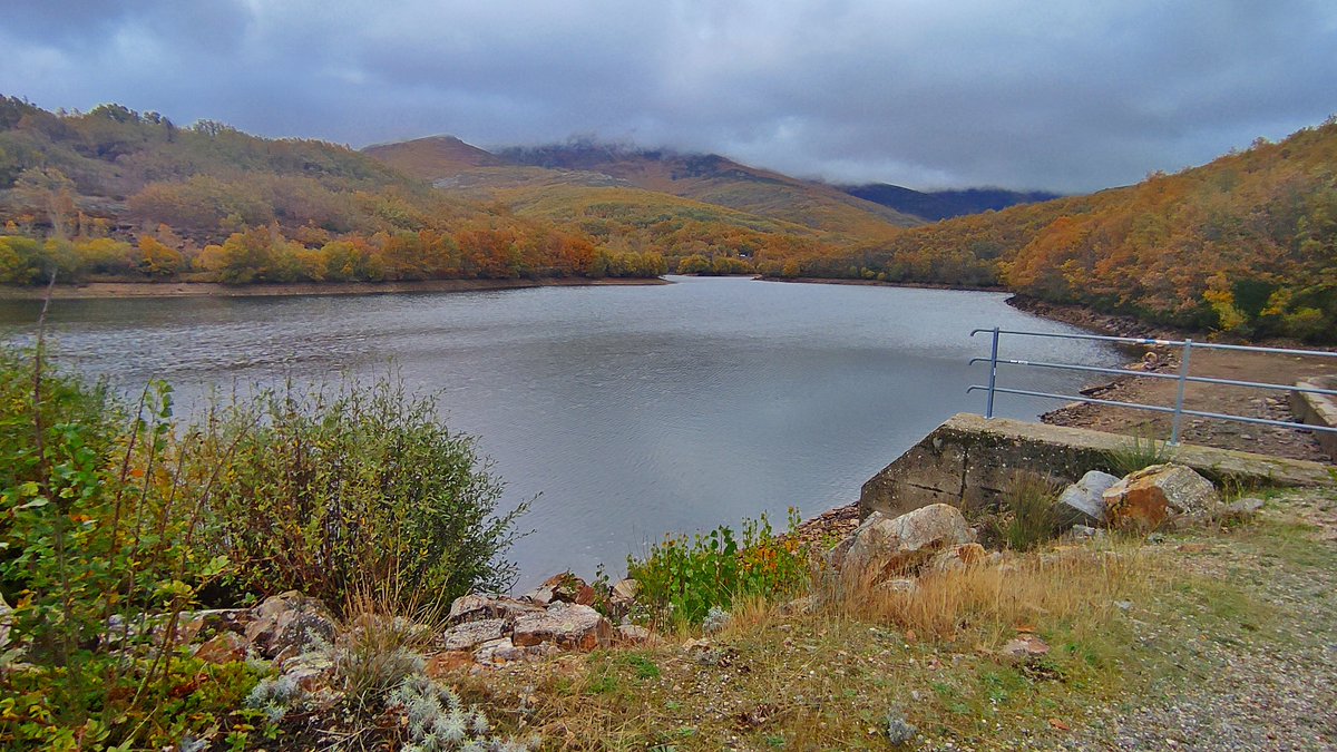 FJCivantos's tweet image. La sucesión de frentes atlánticos modifica la situación de nuestros embalses (Embalse del Riaza-Segovia)... @sibilafc @SergioMeteo @tomeandres @anamaria190977 @giil_jose @TiempoCyLTV @lasextameteo @fcocachometeo @JoannaIvars @BelenSamper_ @tiempobrasero @ElTiempo_tve #embalse