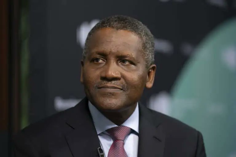 Hope9ja's tweet photo. Na man you be... May God continue to protect you from the hands of those who are trying to destroy this country. https://t.co/Gbd1BOFM2i