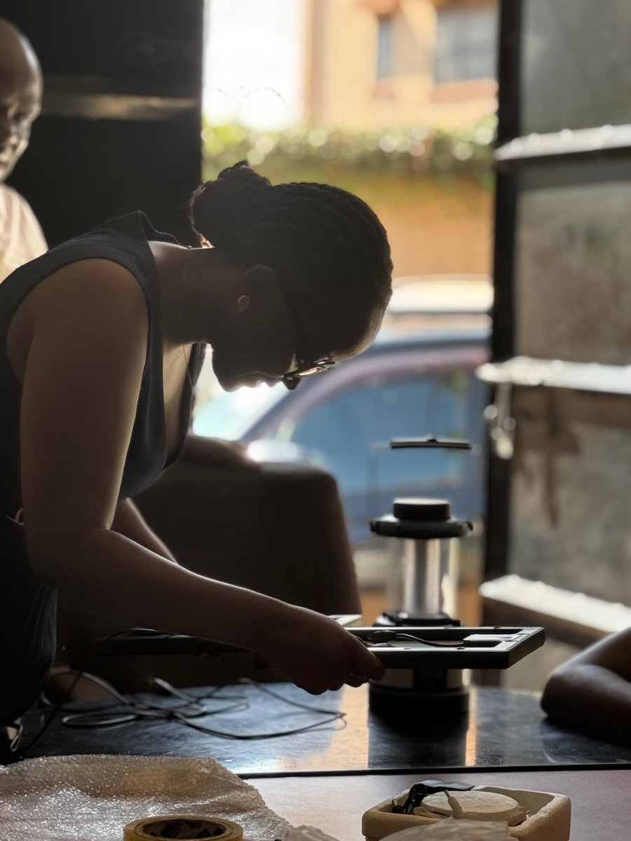 MEMPROWUganda's tweet image. During the #16Days, @tassug01 donated solar systems to support girls from our communities, specifically child-mother school returnees

You can make this kind of impact too. Make a contribution to support a child mother’s education &amp;amp; wellbeing:every.org/memprow-mentor…
#WeAllKnowHer