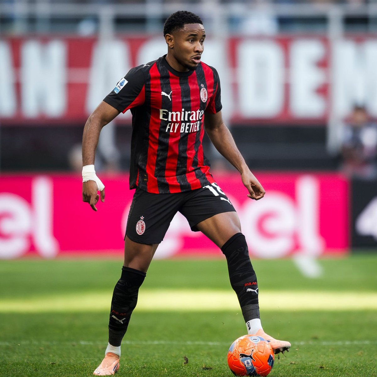 صحيفة توتو سبورت | كريستوفر نكونكو يقترب من الرحيل عن صفوف أي سي ميلان.. وكيله بيني زهافي يبحث حاليًا عن خيارات السوق، ويبدو أن العروض السعودية هي الوحيدة القادرة على ضم النجم الفرنسي 