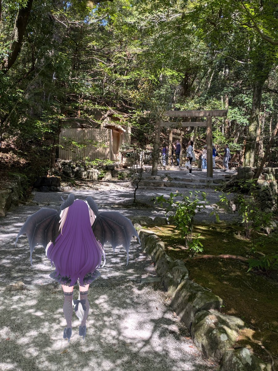 LukiaxLucia's tweet photo. Walking quietly, together.

#VRChat
#VRC
#VirtualTravel
#QuietMoments https://t.co/z2JiXBRW8p