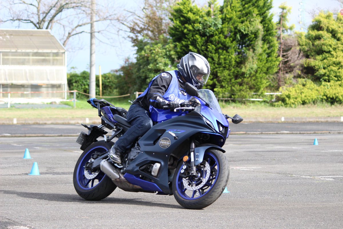 還暦前祝いにSS買って、峠攻めたいのでスクール通ってライテク磨いて