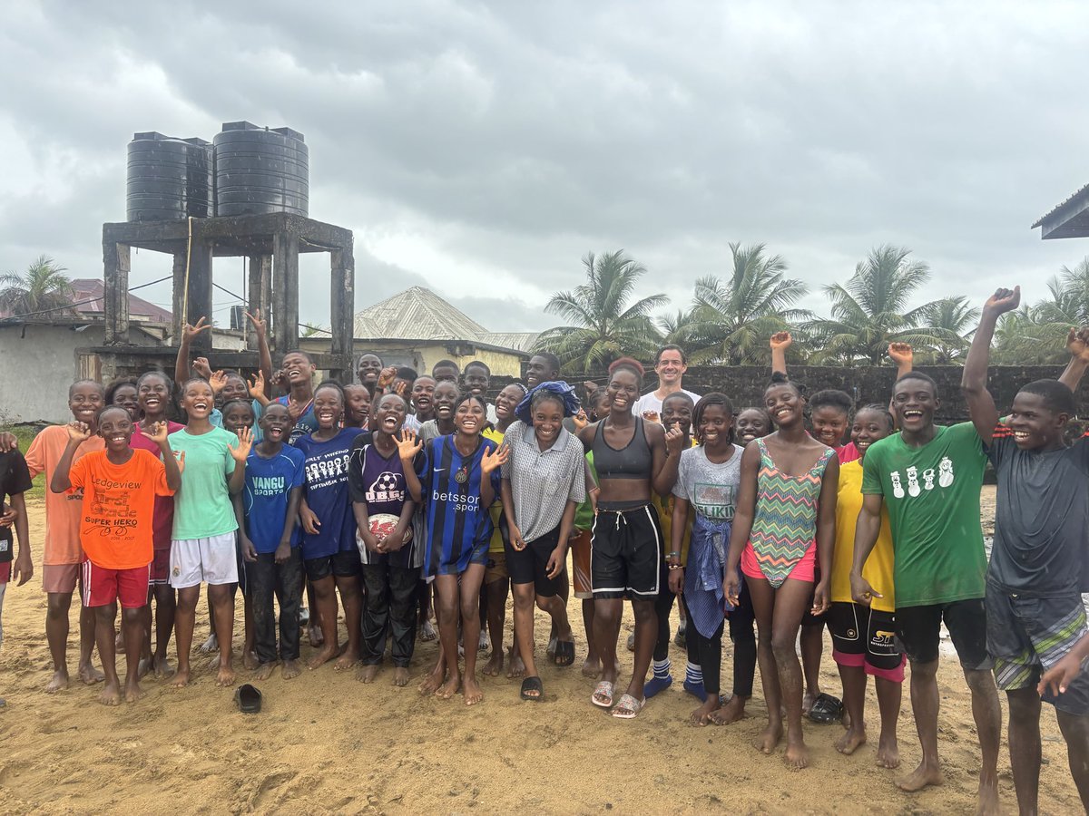 Thank you, Jamie Goode, for delivering Liberia’s first-ever rugby clinic in Monrovia
A historic moment — and the very first step on a journey to take Rugby Sevens to all 15 counties of Liberia
Education. Respect. Opportunity.
This is Liberia 7–15 — and this is only the beginning