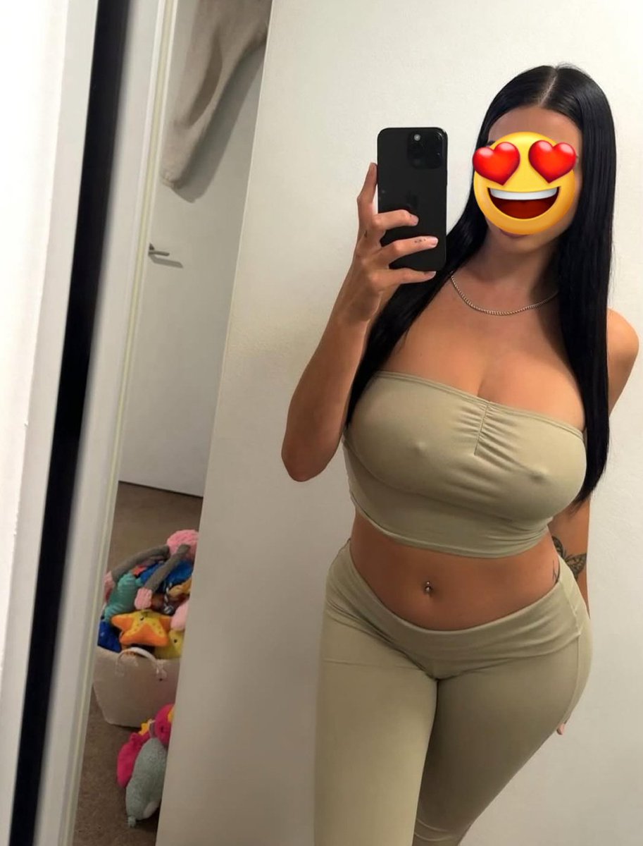 3ll1ff's tweet image. Sütyensiz 😋