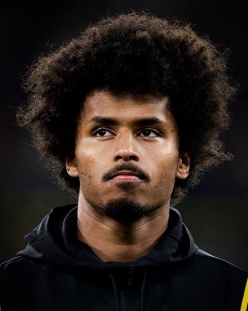 centregoals's tweet image. 🚨🚨| Karim Adeyemi has informed Borussia Dortmund that he wants to LEAVE! 🔜 

His girlfriend wants to live in a major European city, not Dortmund. He’s now changed agents and started renegotiating his contract. 😳🇩🇪

[@BILD via @SportyTV]