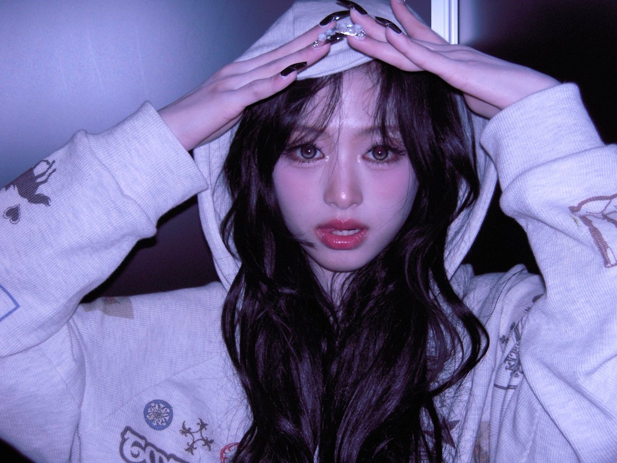 picbaemon's tweet photo. AHYEON WEVERSE UPDATE https://t.co/JoQqvdV1pY