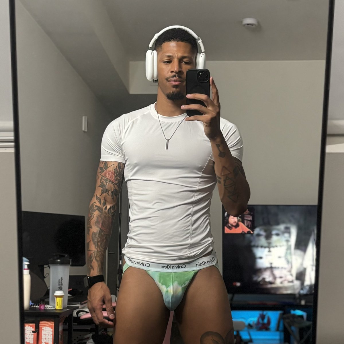 Ron-Derek (@ronderickla) on Twitter photo 