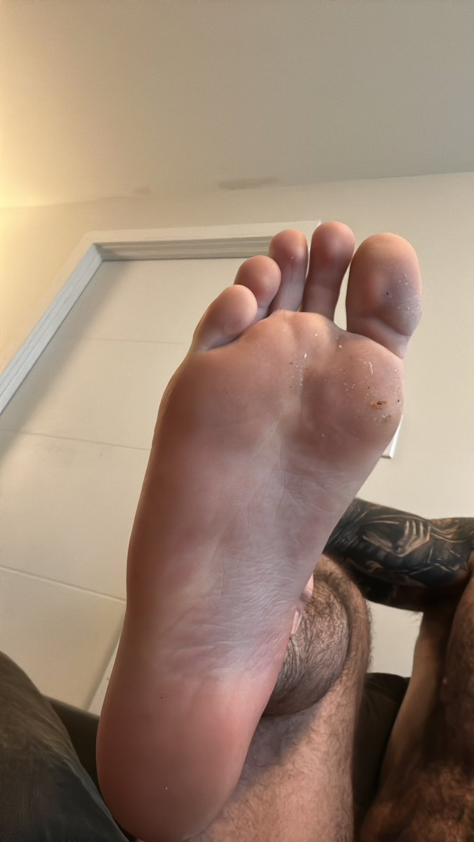 AlphaBrad77566's tweet image. RT this post if u want the task of licking it clean 😈