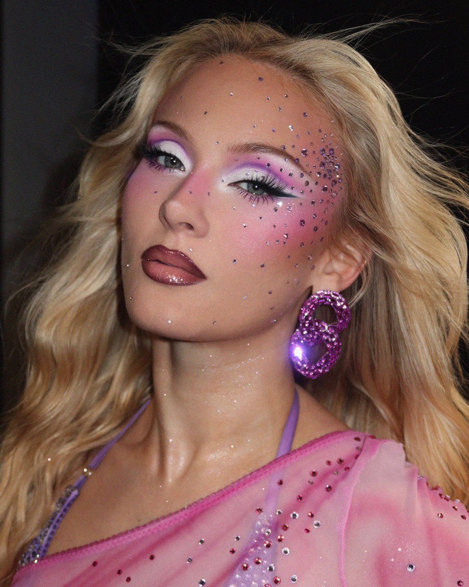 allurequinn's tweet photo. happy 28th birthday to the beautiful and talented zara larsson! https://t.co/93W5EUnmsh