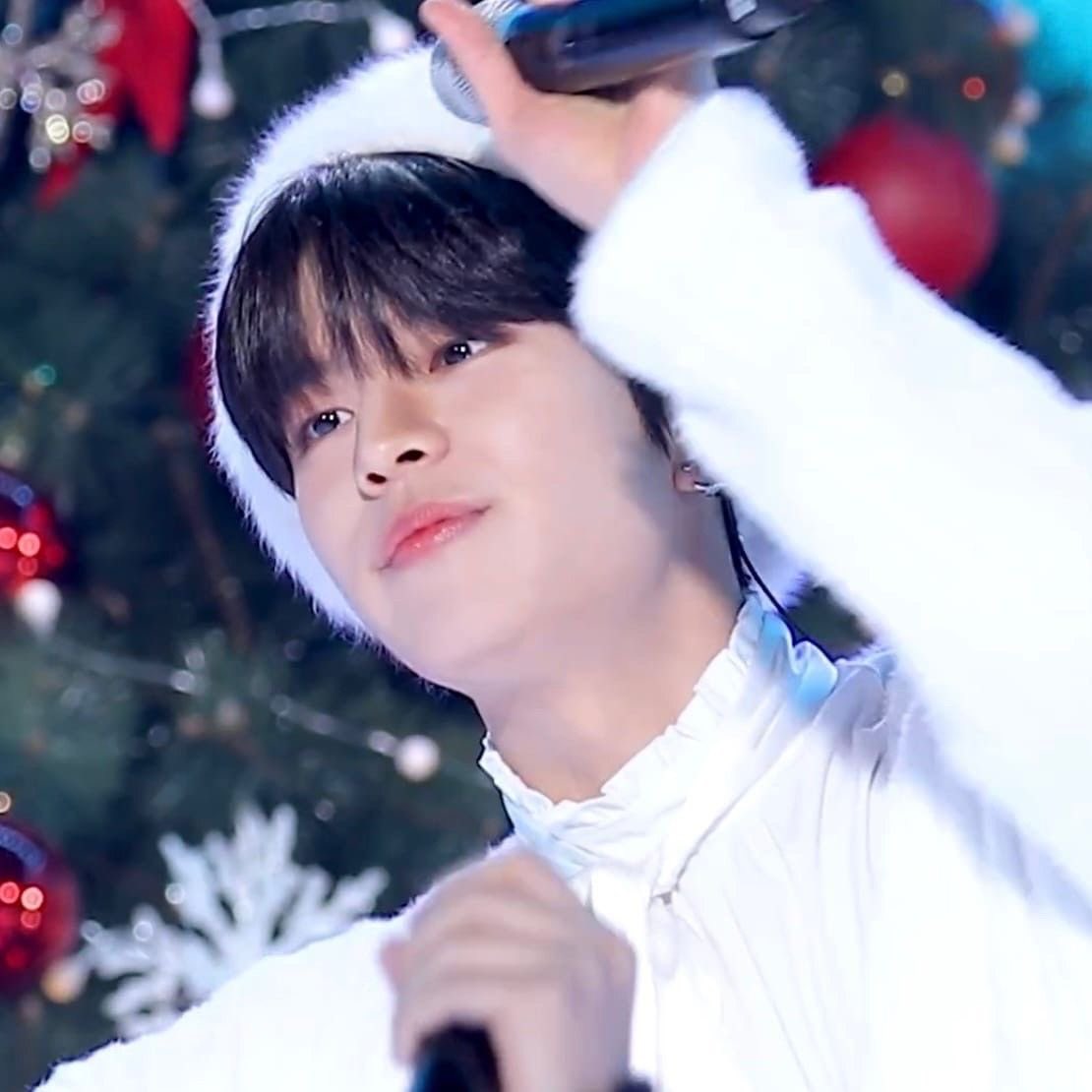 miniseungking's tweet image. time is approaching