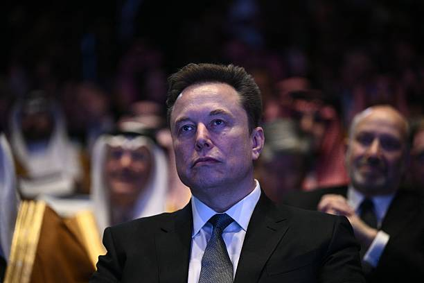 tmp_periodical's tweet photo. 🚨JUST IN:

Elon Musk becomes the first person in history to surpass a $600 billion net worth.

History made. 💰🚀 https://t.co/cNLeFcAXk2