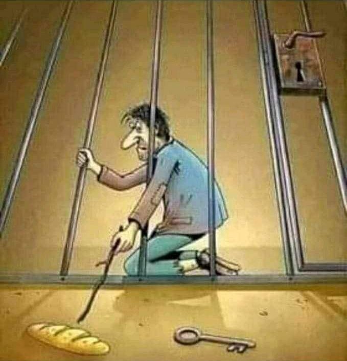 danielkx_'s tweet image. Why did the prisoner go for the bread instead of the key??🤔💆‍♂️