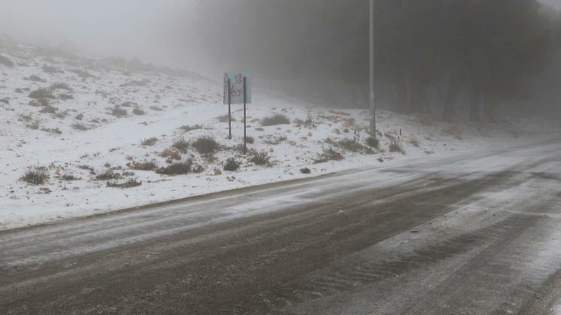أمطار وبرد وتساقط ثلوج على قمم الجبال.. تطورات الطقس في الأردن حتى الجمعة #الأردن 