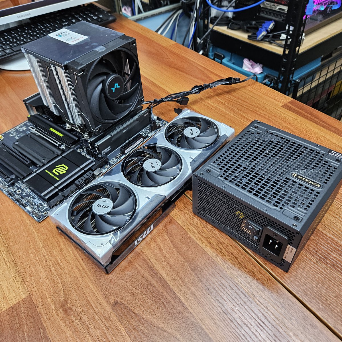comshine_pc's tweet photo. 옵션 1 (간결형)라이젠 9950X3D + RTX5080 벤투스 3X 64GB CL30 메모리 + 1200W 파워 4K 최고옵션? 그냥 켜고 즐기세요
우드리안 케이스에 담은 하이엔드 게이밍PC 출고 완료
#컴샤인 #라이젠9950X3D #RTX5080 #4K게이밍 https://t.co/j9FrCZTGHo