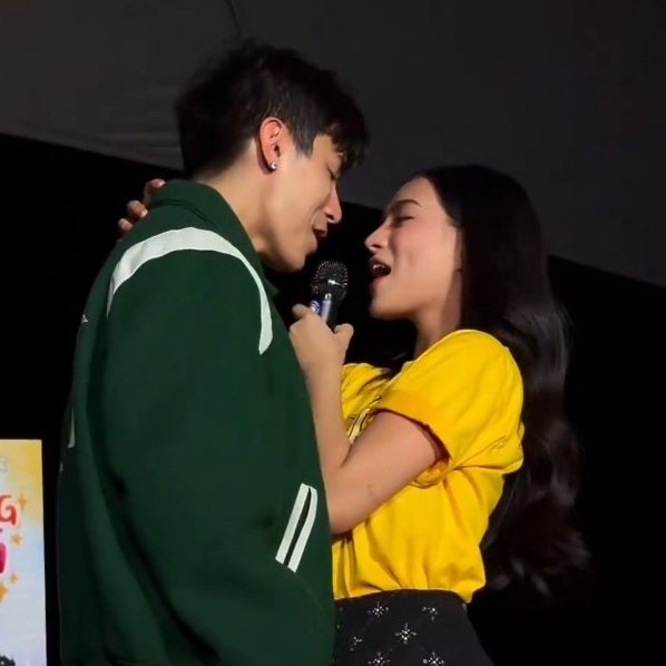 tapos na tayo sa "ayaw kong sirain pagiging bestfriends natin" kasi tangina nasa "lucky im inlove w my bestfriend" na tayo???!!! 

MIKBRENT CMM IN PASIG
MIKBRENT CMM IN PASIG