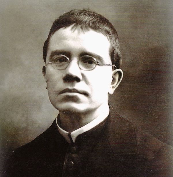 JustAdaugoijele's tweet photo. FATHER DOLINDO RUOTOLO
     A Prophet of our Time

Father Don Dolindo Ruotolo was a Neapolitan priest stigmatized miracle worker and “mouthpiece of the Holy Spirit”.

Father Ruotolo had extraordinary communications with Jesus throughout his heroic life, a life that was totally devoted to God and Holy Mother Mary. He referred to himself as “the Madonna’s little old man” and the Rosary was his constant companion.

Much of what our Lord wants flies in the face of normal human inclination and reason. We can only rise to this level of thinking through the grace of God and the help of the Holy Spirit.

We must let go of our problems, stop worrying, and trying to resolve them ourselves. We must believe, trust, and allow our Lord to rescue us from ourselves and supply our wants, needs and resolve our problems as only He can.

Jesus, You take care of it, should be the first words that come to mind and flow from our lips. After all, we have tried to do things our way and look where it has got us.

Just do as the prayer says, open our hearts and minds in love and close our eyes in trust, and ask Jesus to take care of it. He will.

On November 19, 1970 ,Don (Fr) Dolindo Ruotolo died at the age of 88. Padre Pio once said of this priest from Naples, Italy, The whole of paradise is in your soul. His name “Dolindo” means “Pain” and his life was rich with this pain. As a child, a teenager, a seminarian and a priest, he experienced humiliation, which was the realization of the prophetic words of a bishop who said You will be a martyr, but in your heart, not with your blood.

In his profound humility, he was able to hear the words of God. Even with his hidden life, he was one of the greatest prophets of the last century. He wrote to Bishop Hnilica in 1965 that a new John will rise out of Poland with heroic steps to break the chains beyond the boundaries imposed by the communist tyranny. On this postcard, he wrote words of consolation for Poland and all the countries suffering under the communist regime. This prophecy was realized in the papacy of John Paul II.

In his tremendous suffering, Dolindo became more and more a child who lived his self-offering to the Divine Father. I am totally poor, a poor nothing. My strength is my prayer. My leader is the will of God, which I let take me by the hand. My security over the uneven path is the heavenly mother Mary.

One of the treasures from the words that Jesus spoke to Dolindo was the teaching about total abandonment to God. In this novena, Jesus is talking to Don Dolindo and also to you.

THE SURRENDER NOVENA
Given by Jesus to Fr. Dolindo Ruotolo

O Jesus, I surrender myself to you, take care of everything! (10 times)